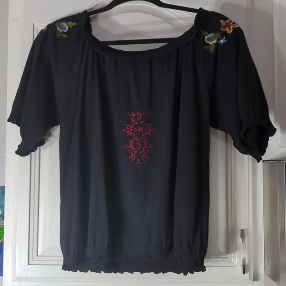 The Buckle Floral Embroidered Peasant/Milkmaid Top - Picture 3 of 4